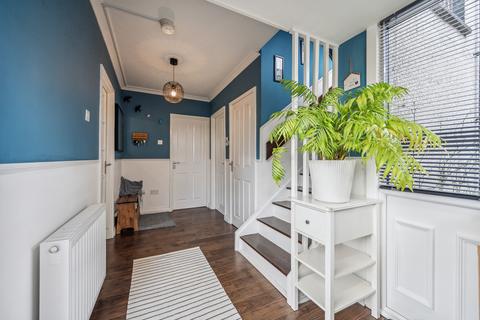 28 Dalmore Crescent, Helensburgh, G84 8JP
