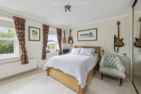 1 bedroom retirement property for sale, Hall Place Drive, Weybridge KT13