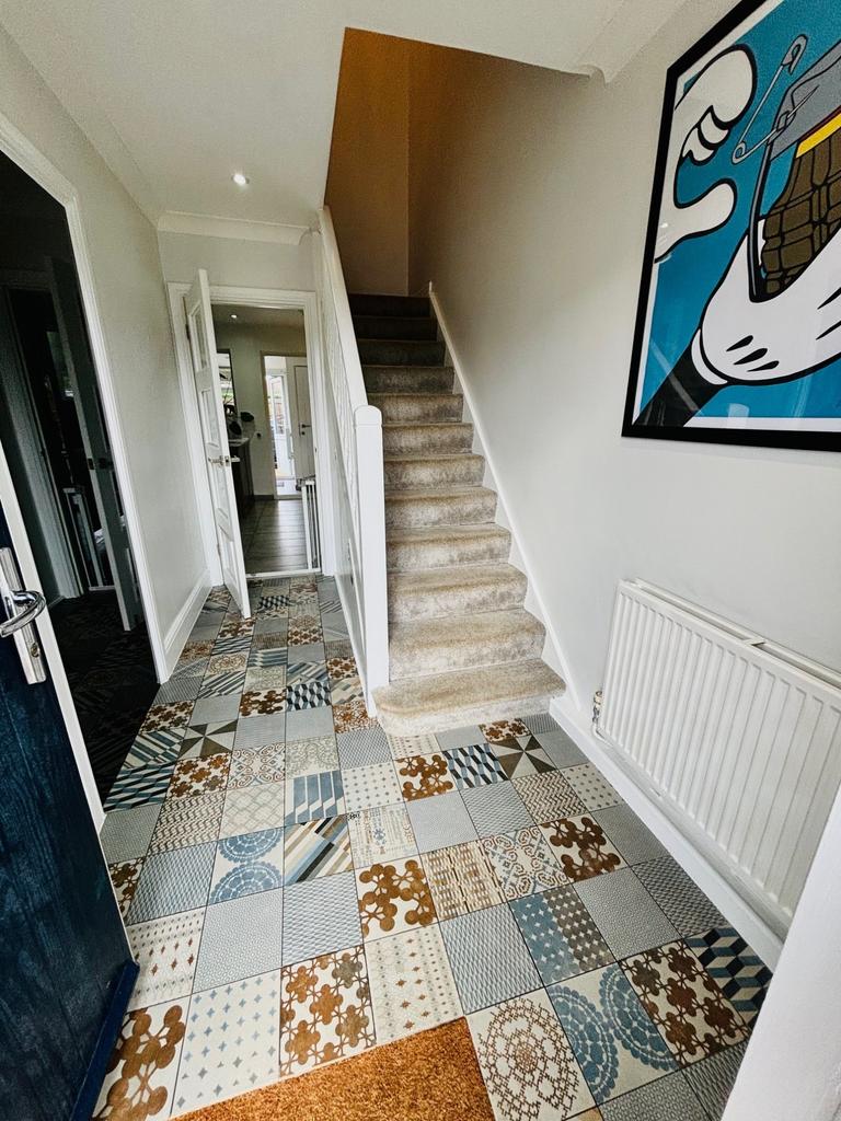 31 Rowan Avenue HALLWAY