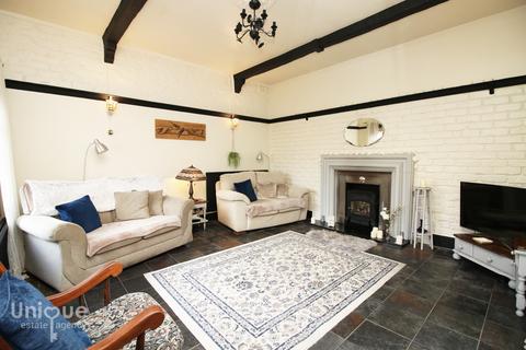 3 bedroom cottage for sale, Garden Walk, Way Gate, Thornton-Cleveleys, FY5