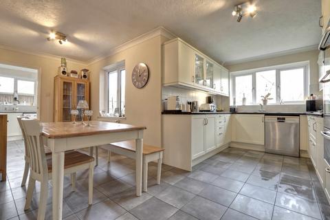 4 bedroom detached house for sale - The Mews, Bramley, Tadley, Hampshire, RG26
