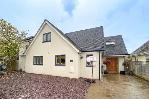 5 bedroom detached house for sale - Busbys Close, Clanfield, Bampton, Oxfordshire, OX18