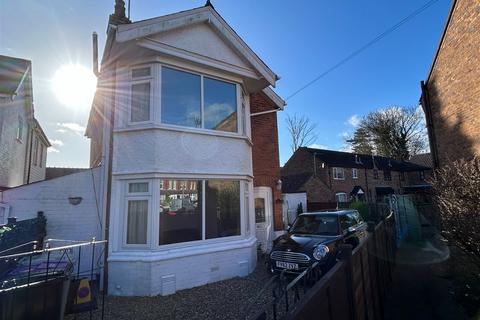 2 bedroom detached house for sale, Somersby Grove, Skegness, Lincolnshire, PE25 3EN