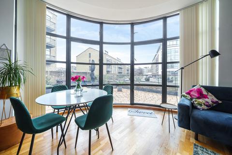 1 bedroom apartment for sale, Point Wharf Lane, Brentford, Middlesex