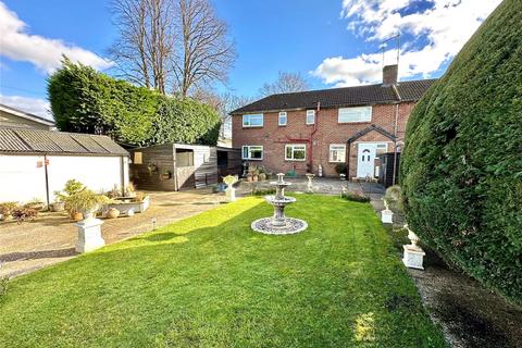 4 bedroom semi-detached house for sale, Glenives Close, St. Ives, Ringwood, BH24