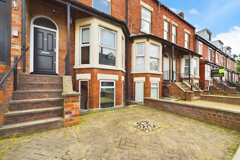 8 bedroom terraced house to rent, BILLS INCLUDED - Queens Road, Hyde Park, Leeds, LS6