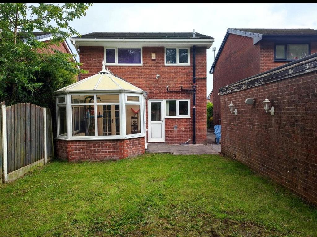 Lowlands Close, Alkrington... 3 bed detached house for sale £270,000