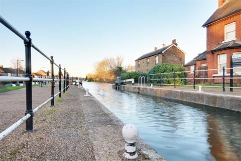 3 Watkin Mews, Enfield, EN3 6LS