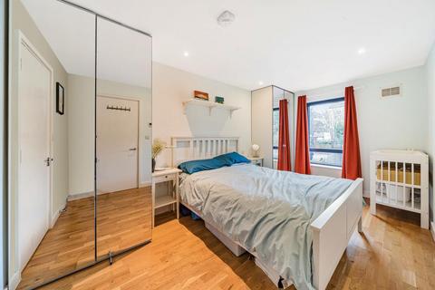 2 bedroom flat for sale - Kings Avenue, Clapham