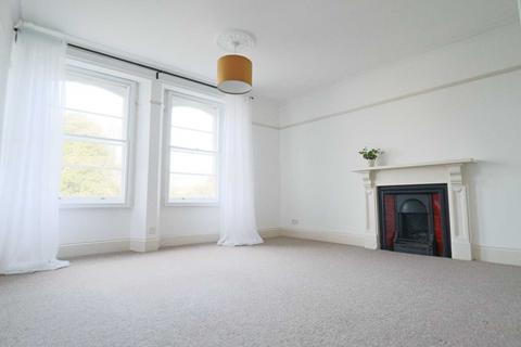 2 bedroom flat for sale, Ellenborough Crescent - Vacant - Immaculate Presentation