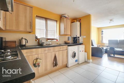 2 bedroom flat for sale, London Road, Grays