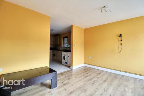 2 bedroom flat for sale, London Road, Grays