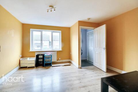 2 bedroom flat for sale, London Road, Grays