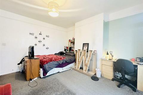 undefined, Harlaxton Drive, Nottingham NG7
