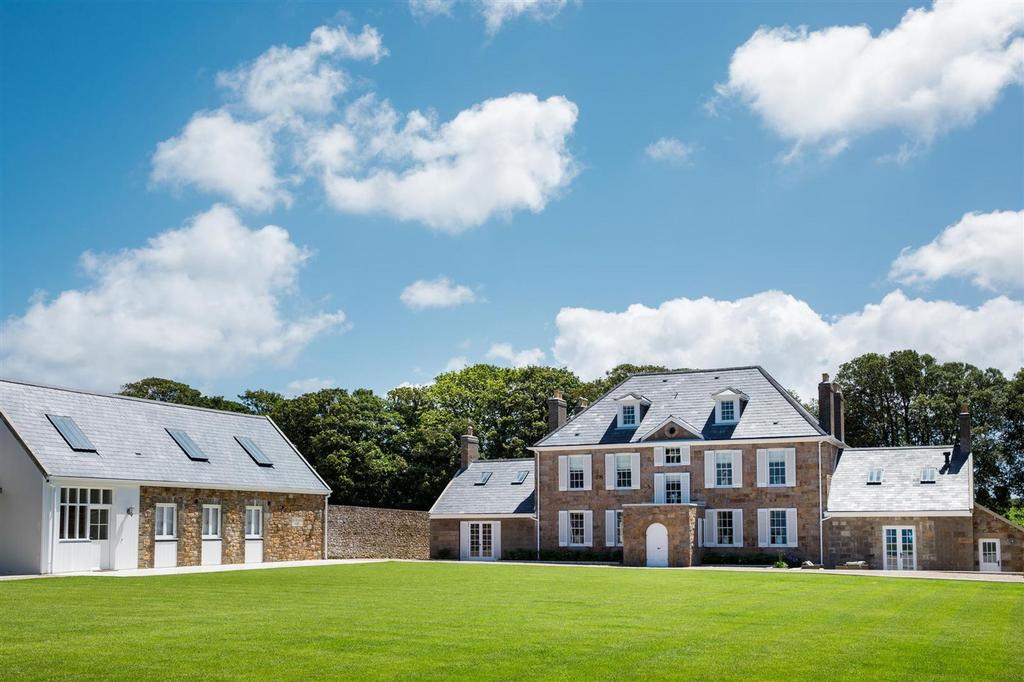 Highcliff Paddocks and Guest House .jpg