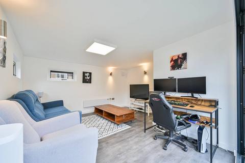 41 Carnanton Road, London, E17 4DB