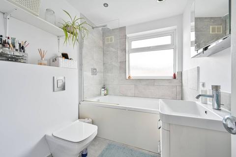 41 Carnanton Road, London, E17 4DB