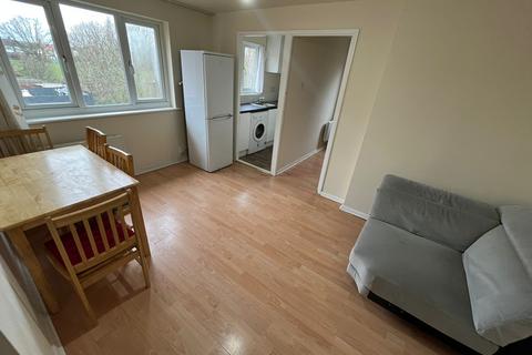 1 bedroom flat for sale - Plowman Close, N18