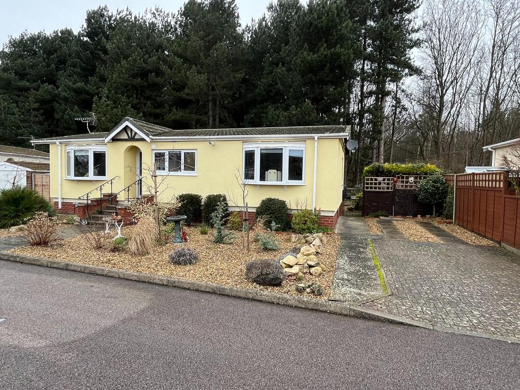 Woodside, Martlesham Heath, Ipswich 2 bed retirement property for sale