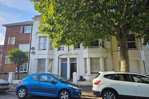 1 bedroom in a house share to rent - Pevensey Road, Eastbourne BN22