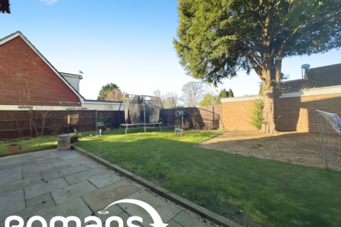 Amboise Wayside Road, Basingstoke, RG23 8BH