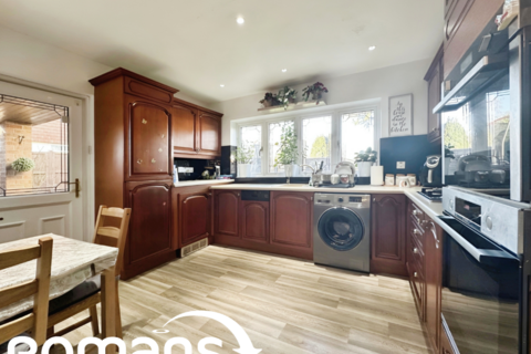 Amboise Wayside Road, Basingstoke, RG23 8BH