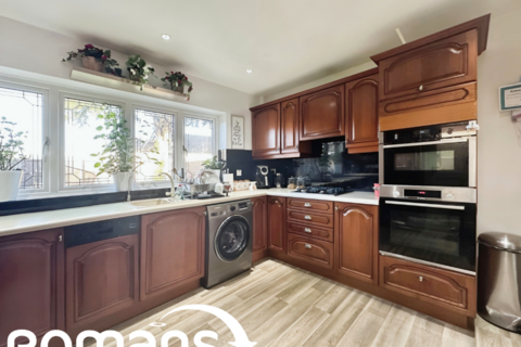 Amboise Wayside Road, Basingstoke, RG23 8BH