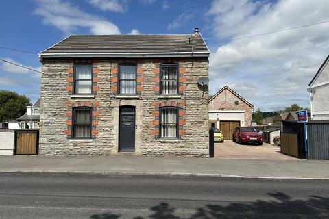 3 bedroom detached house for sale, Brecon Road, Ystradgynlais, Swansea.