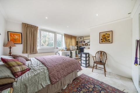 3 Astor Close, Kingston Upon Thames, KT2 7LT