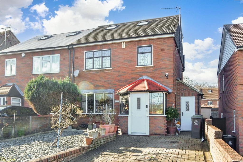 The Broadway, Loughton, Essex 4 bed semidetached house for sale £550,000