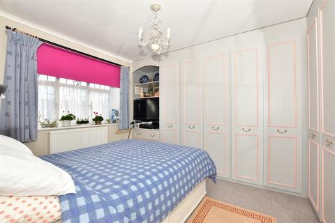215 The Broadway, Loughton, IG10 3TE