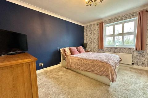 2 bedroom semi-detached house for sale - Waverley Road, Basildon SS15