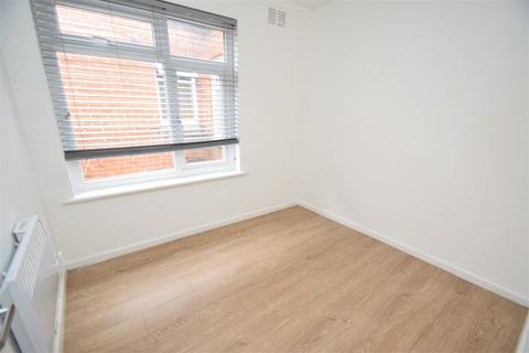 2 bedroom flat to rent - Woolston