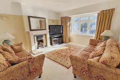 54 Keith Road, Bournemouth, BH3 7DU