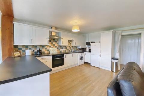 2 bedroom flat for sale, West Bay