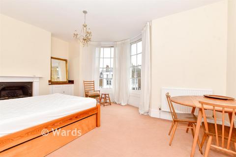 32 Adelaide Gardens, Ramsgate, CT11 9HH