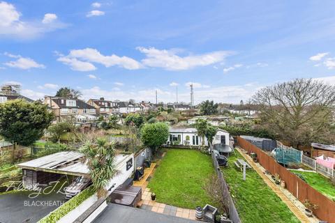 172 Ankerdine Crescent, London, SE18 3LF