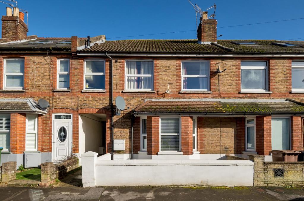 Essex Road, Bognor Regis, PO21 2 bed apartment £165,000