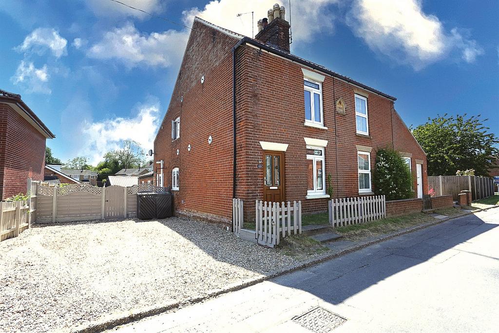 Damgate Lane, Acle, NR13 3 bed house for sale £285,000
