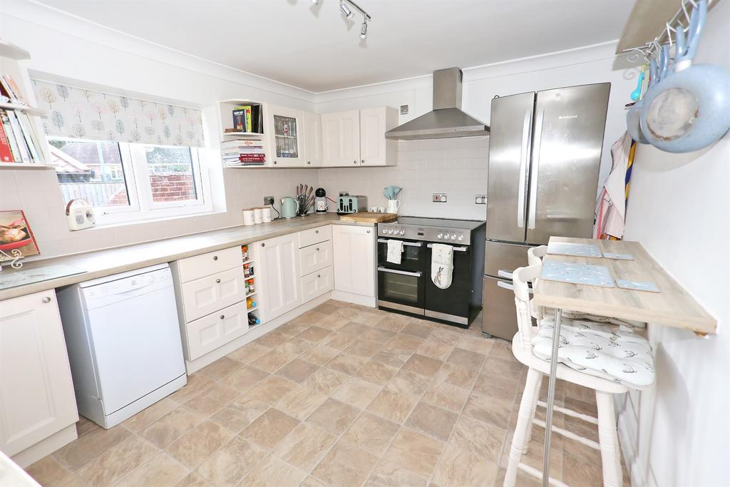 Damgate Lane, Acle, NR13 3 bed house for sale £285,000