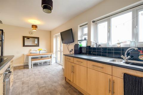 100 Foxlydiate Crescent, Redditch, B97 6NJ
