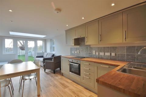5 bedroom terraced house to rent - Howard Street, Cowley, East Oxford, Oxfordshire, OX4