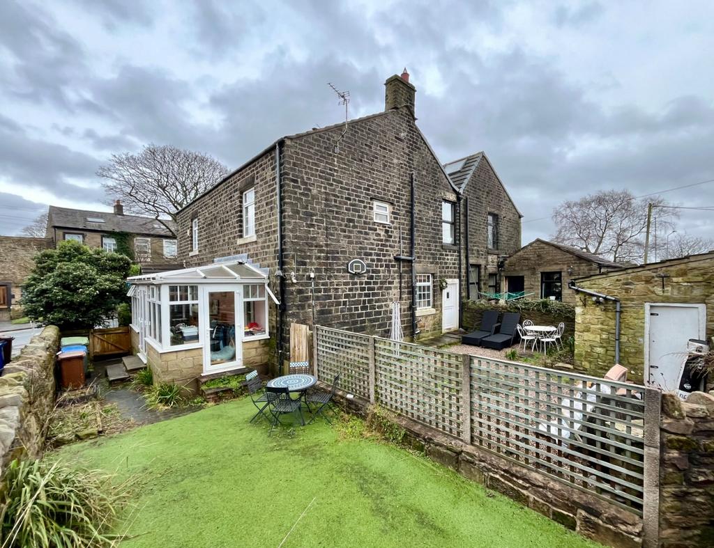 Upper Hibbert Lane, Marple, Stockport, SK6 4 bed semidetached house