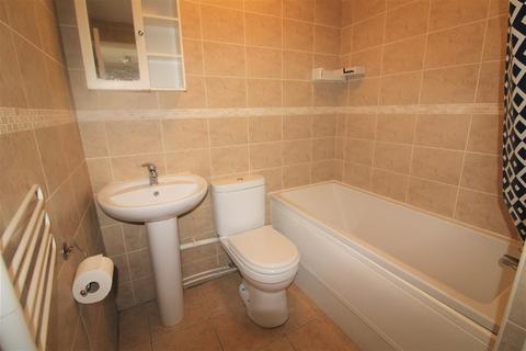 1 bedroom apartment to rent, Chantrell Court, LS2