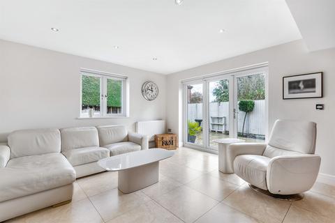 3 bedroom detached house to rent, Maple Rise, Marlow