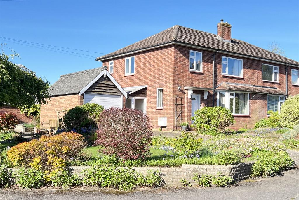 St. Paul Road, Tupsley, Hereford, HR1 3 bed semidetached house for