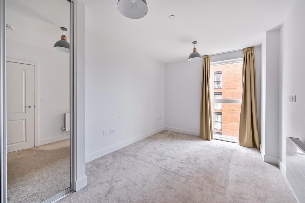 Apartment in Reading - View 4
