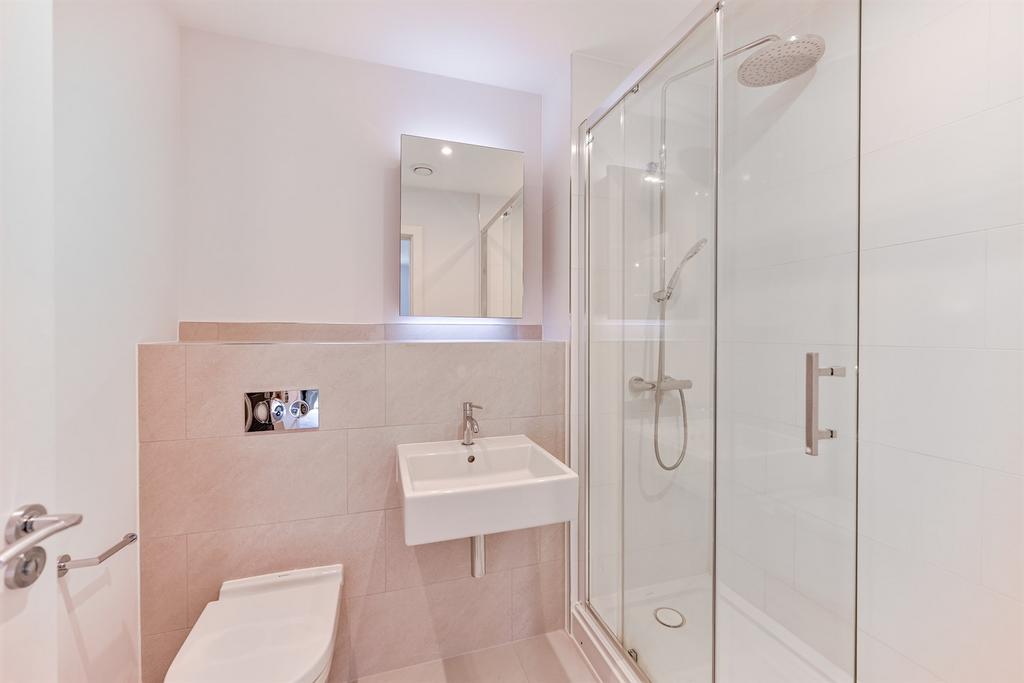 Apartment in Reading - View 5