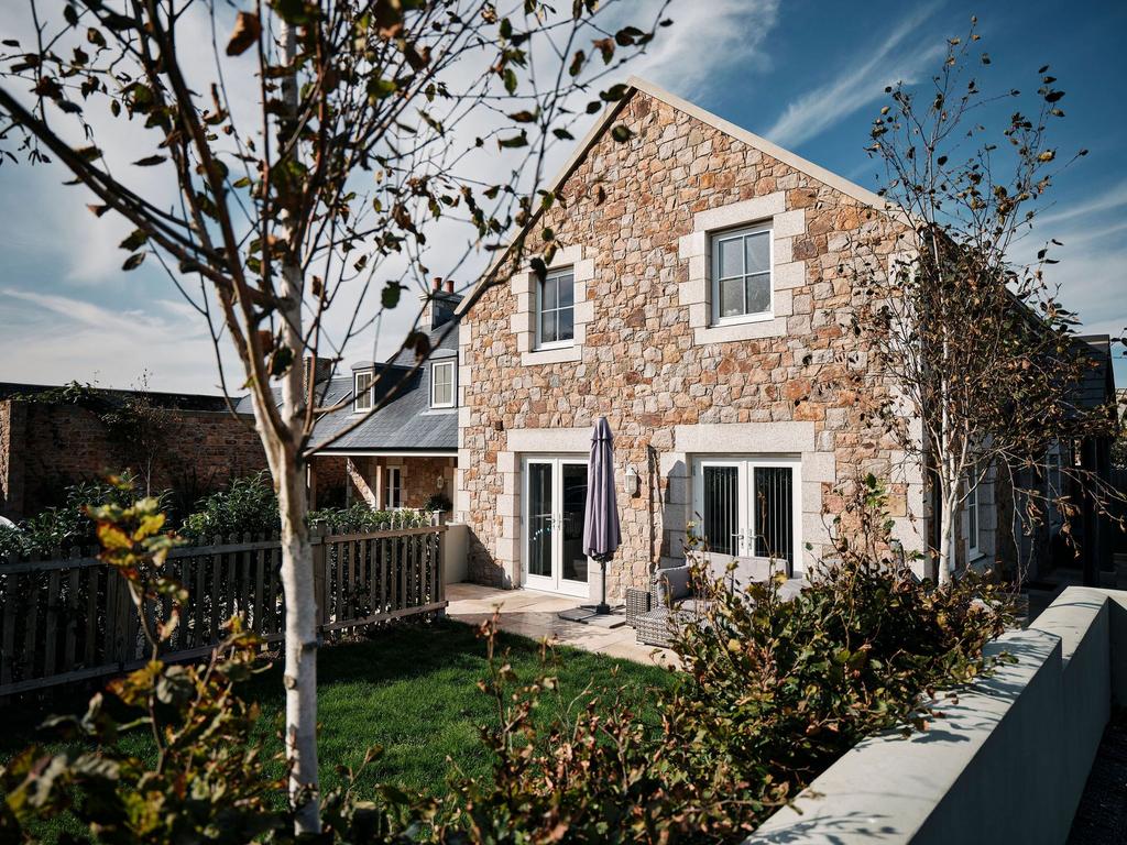 St. Mary, Jersey JE3 3 bed semidetached house for sale £975,000