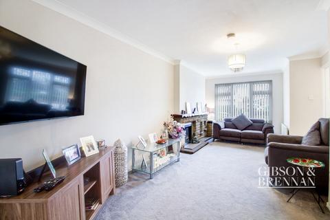1 Codenham Straight, Basildon, SS16 5DQ